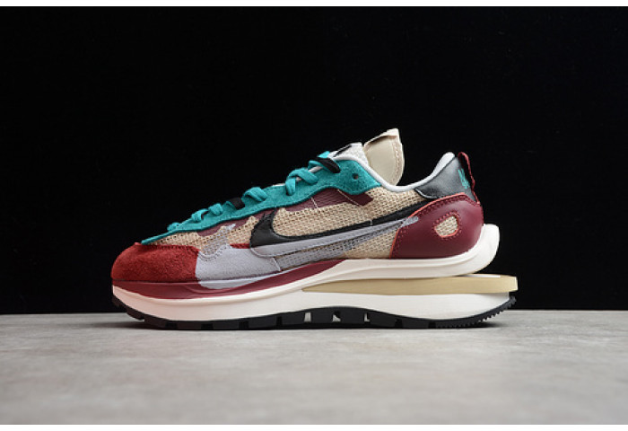 Nike Vaporwaffle sacai Villain Red Neptune Green DD3035-200