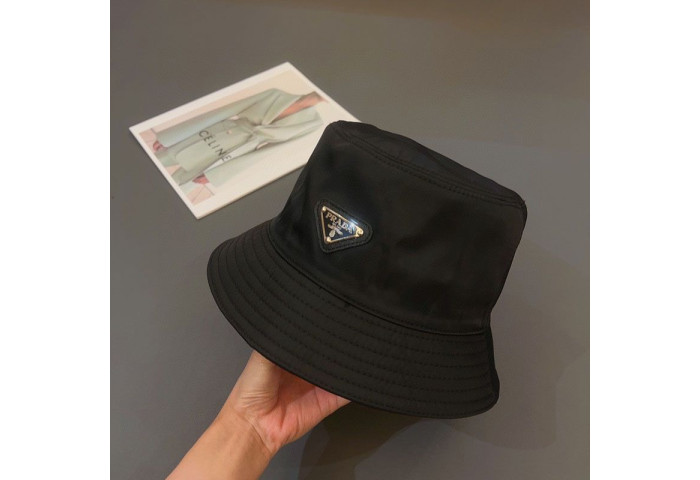 Pra*a  re-nylon hat