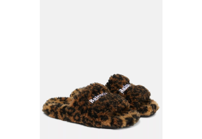 Ba*len*cia*ga furry slide sandal