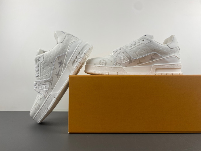 l**is V*t*n lv trainer