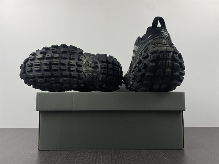 Ba*len*cia*ga defender black 20220901