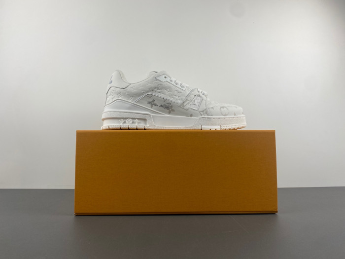 l**is V*t*n lv trainer