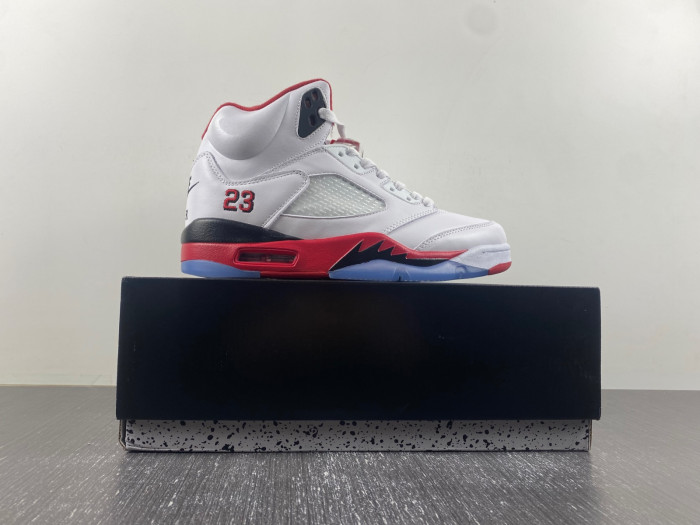 Air Jordan 5 “Fire Red”  136027-120