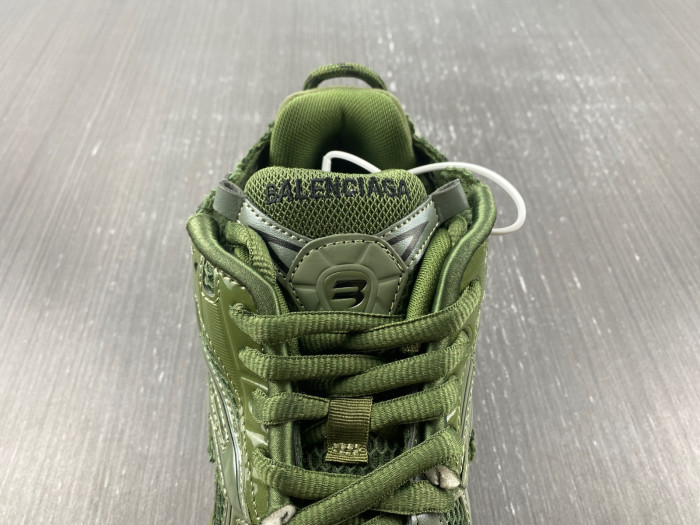 Ba*len*cia*ga runner sneaker