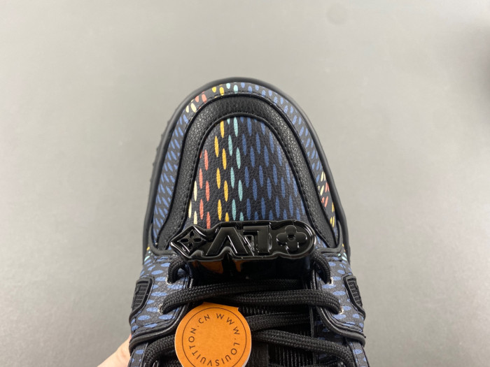 l**is V*t*n lv trainer