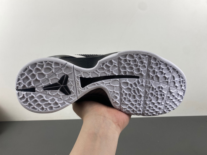 Nike Kobe 7 VI WHITE AND BLACK BLANC ET NOIR CW2190-002