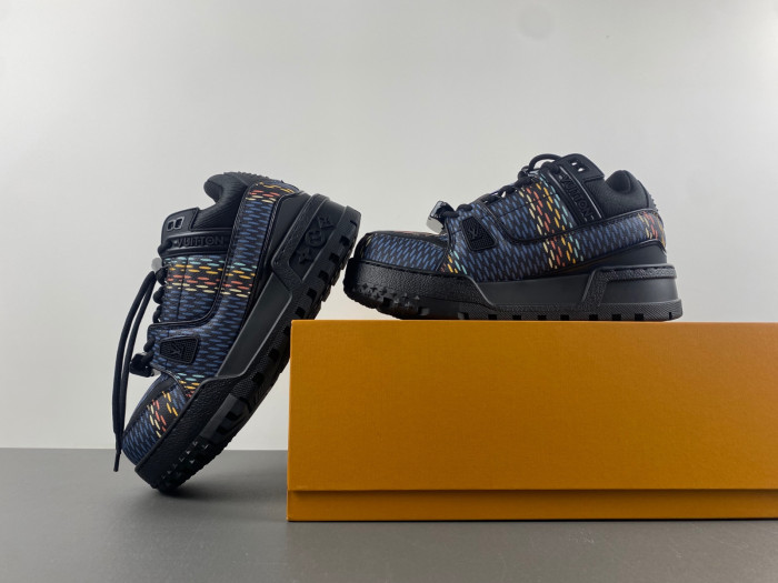 l**is V*t*n lv trainer