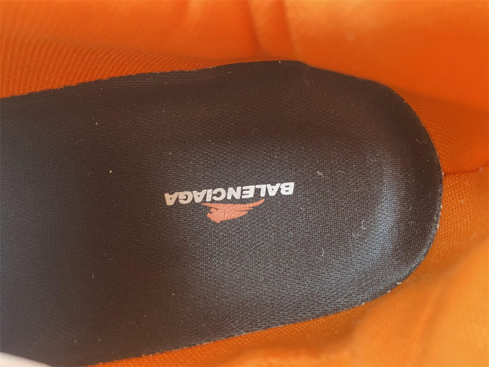 Ba*len*cia*ga 7.0 677403-w3rb7-9051