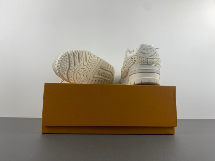 l**is V*t*n lv trainer