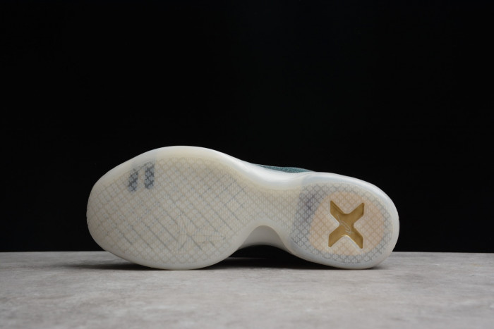 Nike Kobe 10 Flight 705317-308