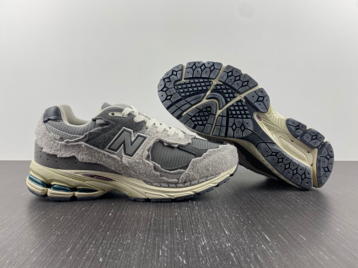 BAPE X NEW BALANCE 2002R M2002RDA