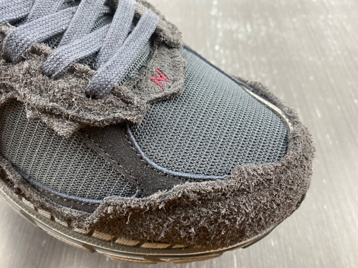 BAPE X NEW BALANCE 2002R M2002RDB