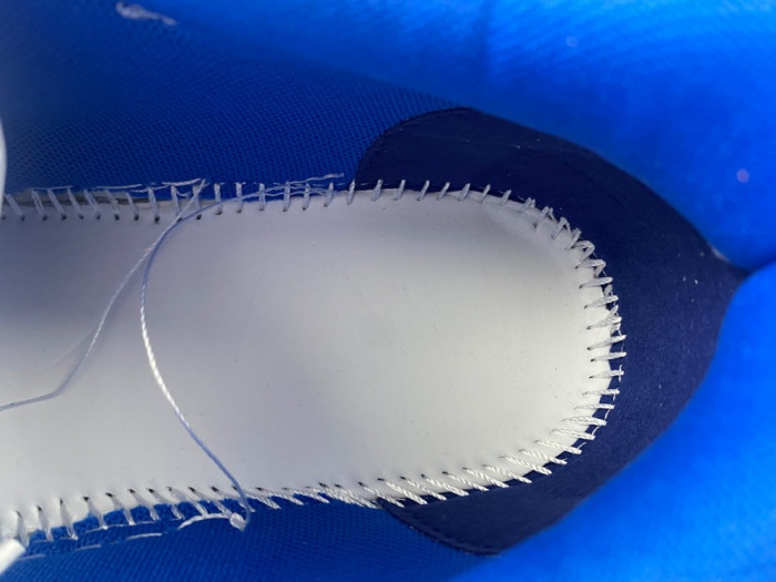 OFF-WHITE OUT OF OFFICE OW000006