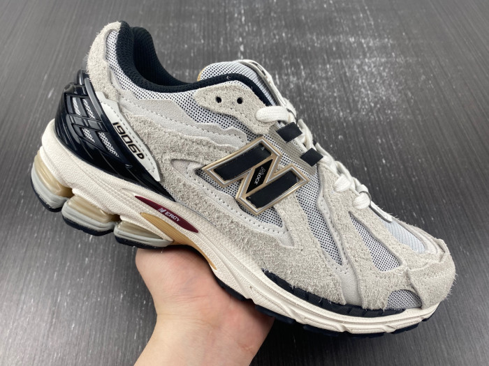 NEW BALANCE M1906DC