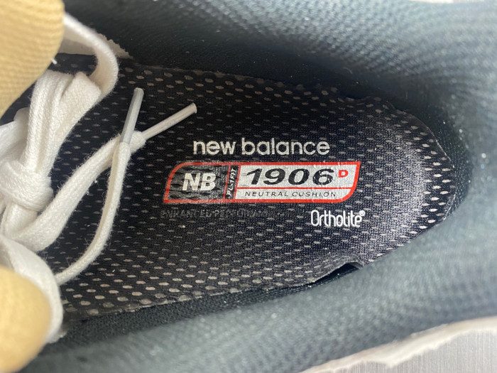 NEW BALANCE M1906DC