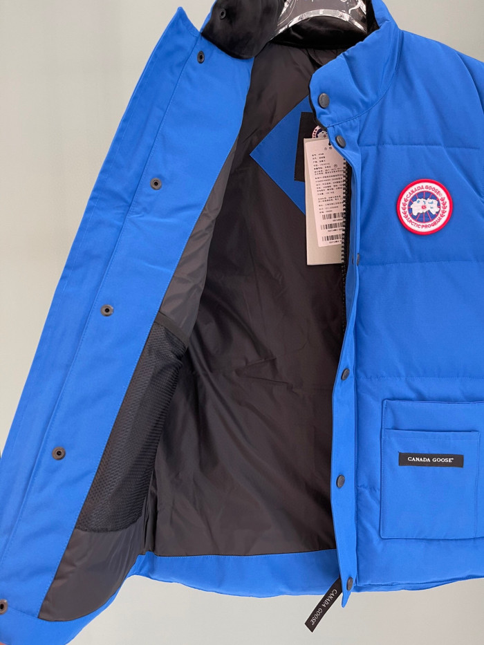 Can*a Go*e down waistcoat