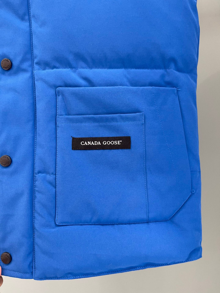 Can*a Go*e down waistcoat