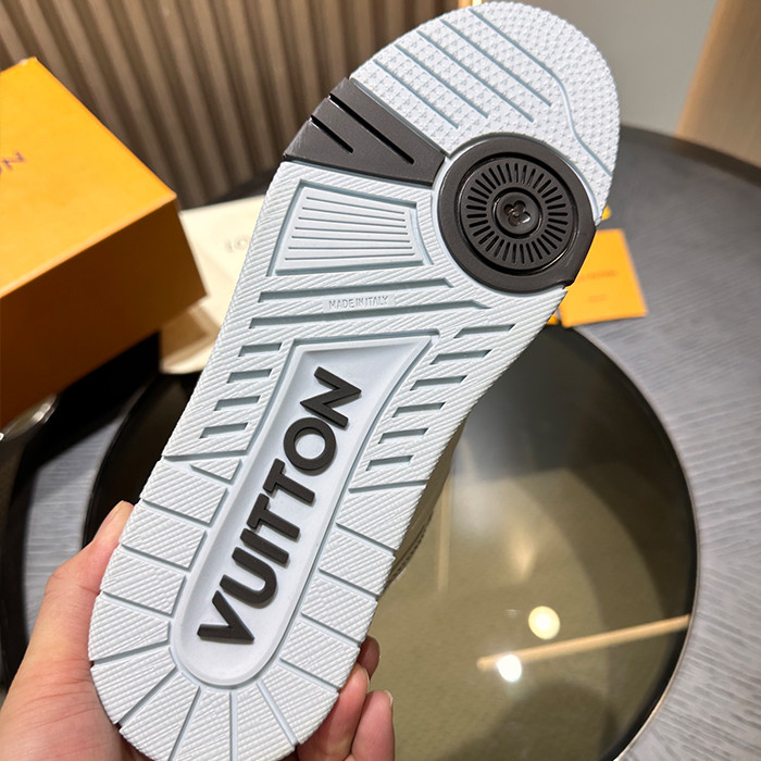 l**is V*t*n skate trainer