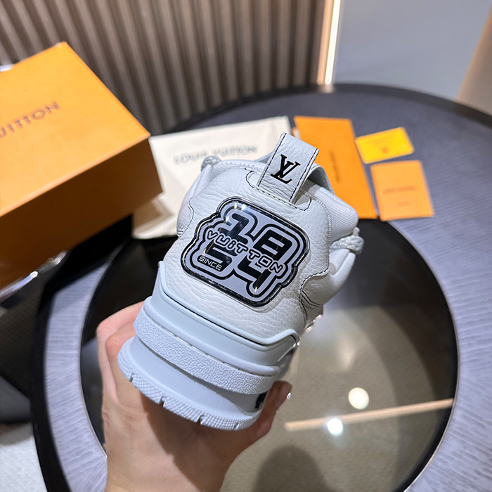 l**is V*t*n skate trainer