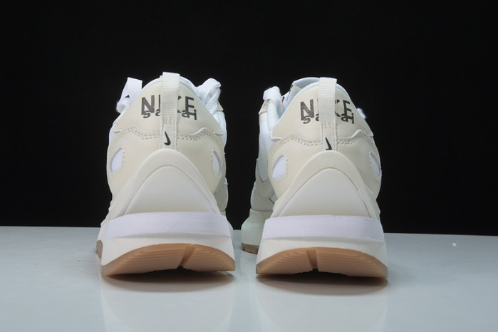 Nike Vaporwaffle Sacai Sail Gum DD1875-100