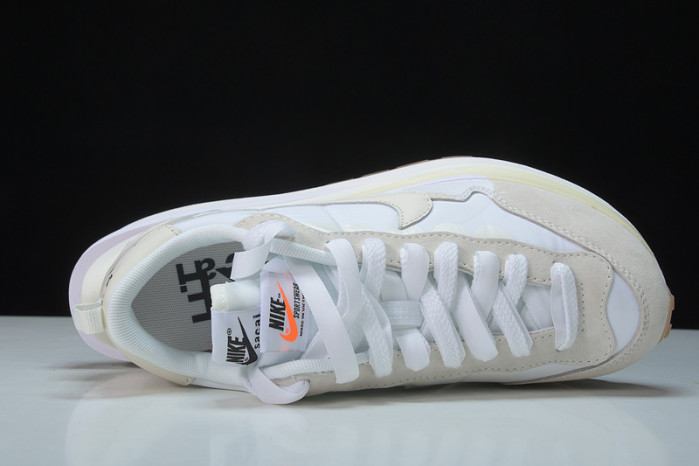 Nike Vaporwaffle Sacai Sail Gum DD1875-100