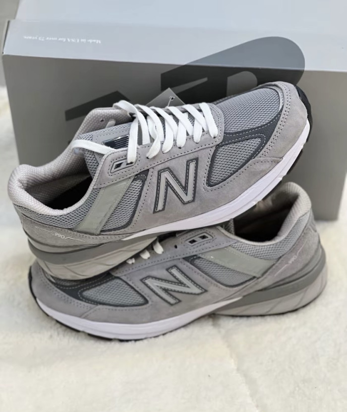 New Balance 990v5 Grey
