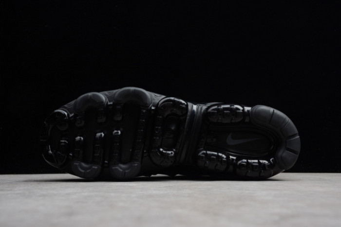 NIKE AIR VAPORMAX PLUS TRIPLE BLACK 924453-004