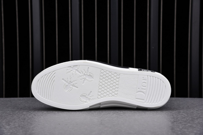 DR B23 HIGH-TOP SNEAKERS 0106