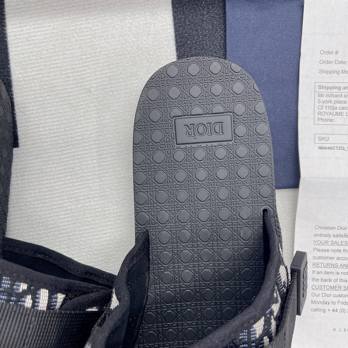 D*or alpha oblique black slide