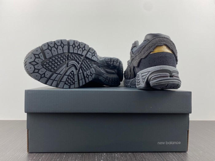 BAPE X NEW BALANCE 2002R M2002RDB