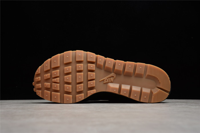 NIKE VAPORWAFFLE SACAI BLACK GUM DD1875-001